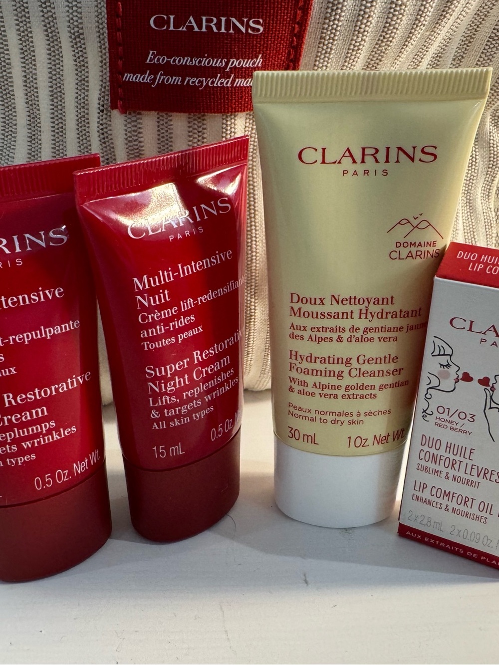 Luxury Clarins Super restorative 30 mL NIB skin care and lip oil with pouch